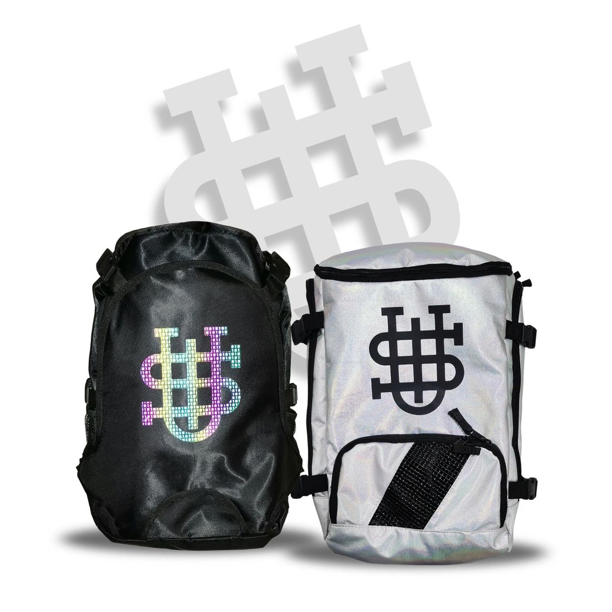 Backpacks IUS negra y blanca con monograma